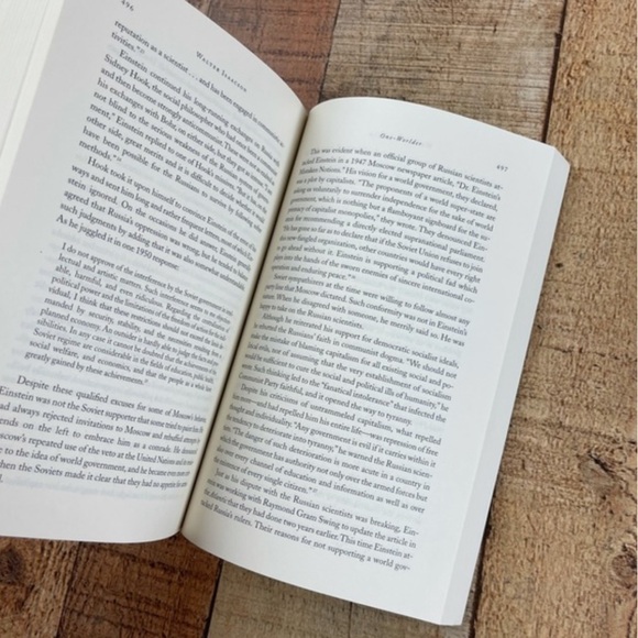 Einstein His Life and Universe By Walter Isaacson Paperback - Picture 9 of 9